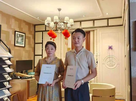 簽約捷報(bào)丨創(chuàng)贏2021，恭喜江蘇揚(yáng)中丁總加盟巨奧集成頂墻